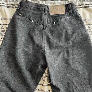 Black Rocky Mountain vintage Jeans. Rockies tag size 27/5